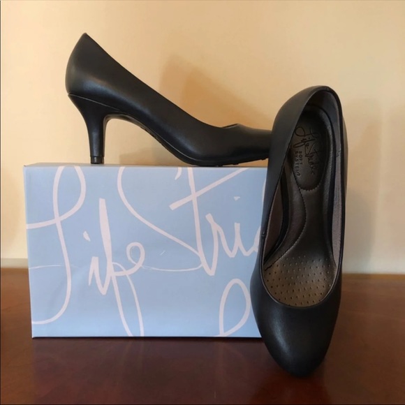 lifestride kitten heel